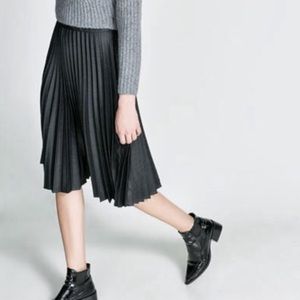 Zara pleated satin black skirt
